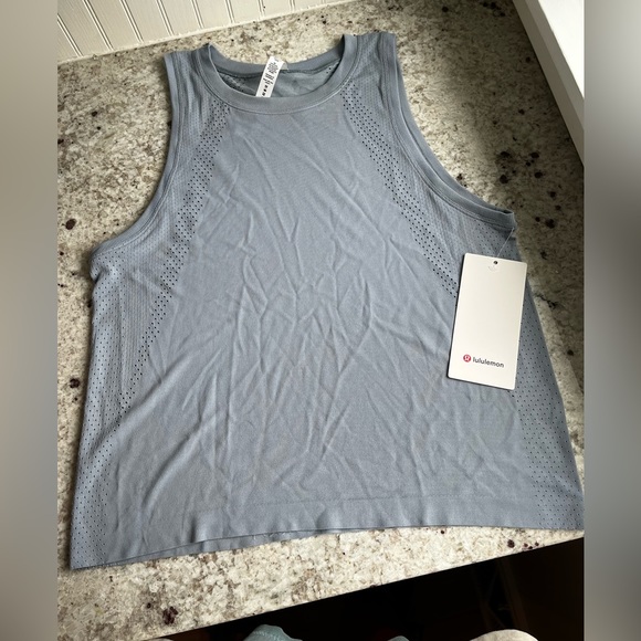 Lululemon Train to be Tank - Picture 1 of 2